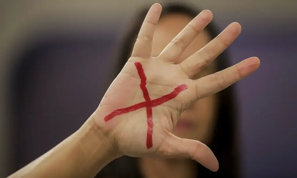 Mais de 70% das agressões contra mulheres têm testemunhas, diz estudo