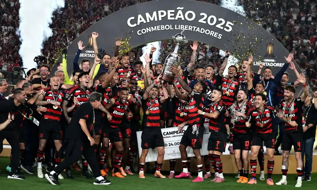 Flamengo vence Palmeiras e vira 1º brasileiro tetra da Libertadores