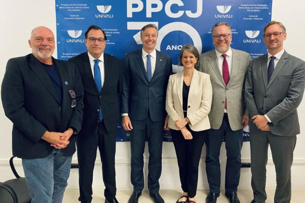 Deputado Napoleão Bernardes conclui doutorado e destaca papel das cidades na governança global sustentável