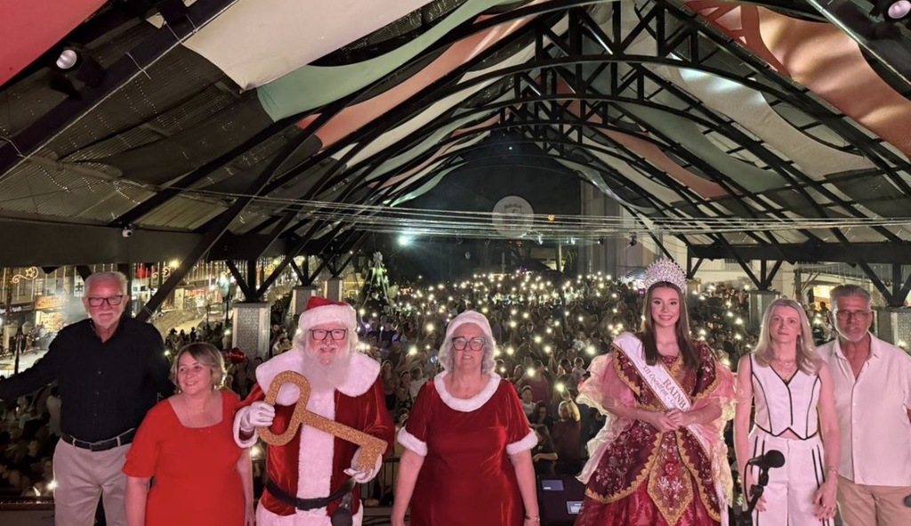 Quase 5 mil pessoas celebram a abertura do Cocal Luz 2025 em noite de espetáculo luminoso