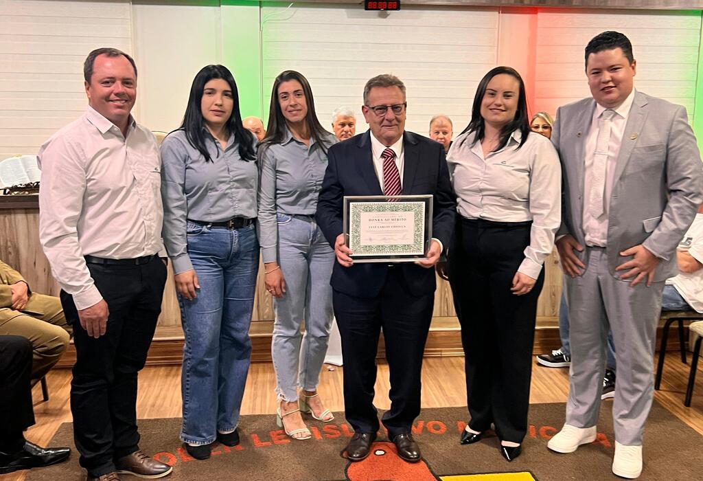 Chiocca recebe Título de Honra ao Mérito em reconhecimento à contribuição para o desenvolvimento de Otacílio Costa