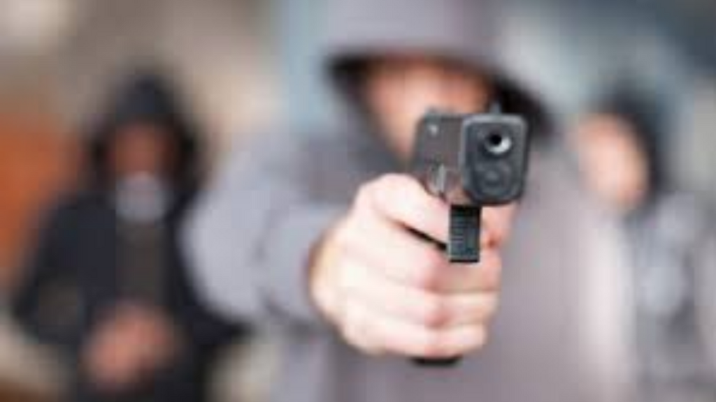 Imagem Reprodução Internet - Idoso é agredido durante assalto e bandidos levam R$ 54 mil de comércio no bairro Vila Nova, em Imbituba