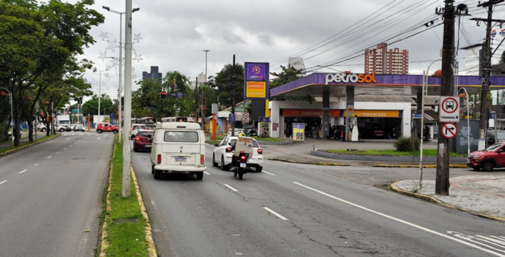 Manutenção na drenagem provoca interdição parcial na Avenida Beira Rio