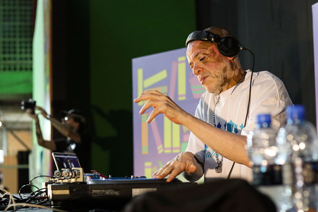 Primeira edição da FLIJ movimenta Joinville com três dias de literatura, música, dança e arte urbana