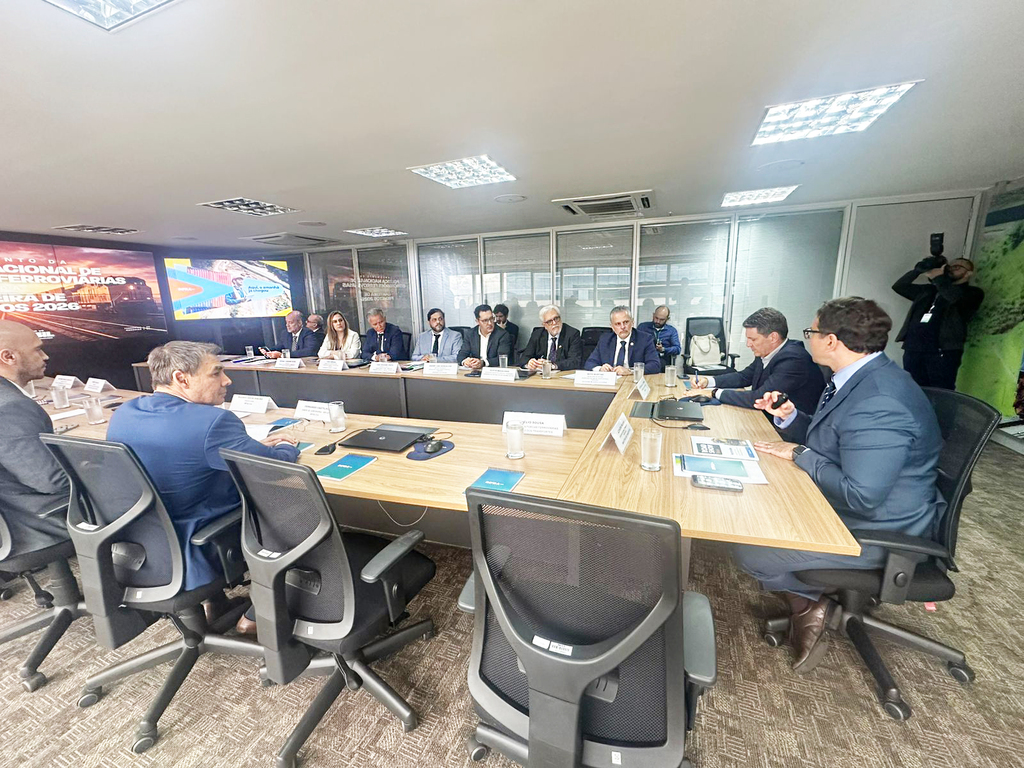 SC e demais estados do Codesul entregam diagnóstico e propostas para a Malha Sul ao Ministério dos Transportes