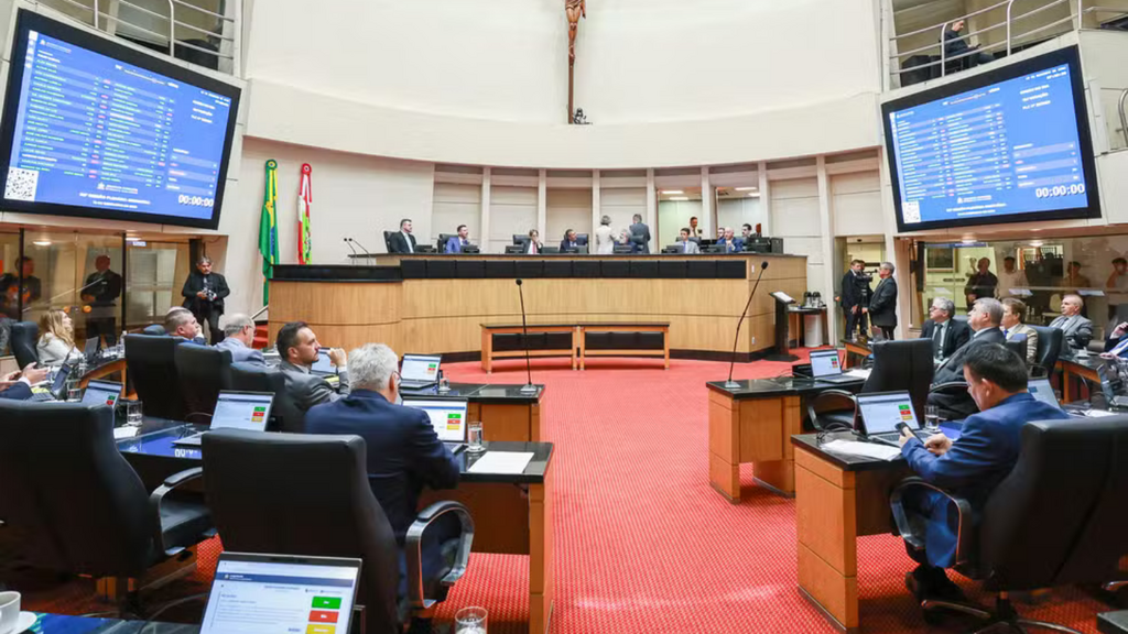 Alesc fecha 2025 com ‘pacotão’ de medidas polêmicas e aumento de benefícios a deputados