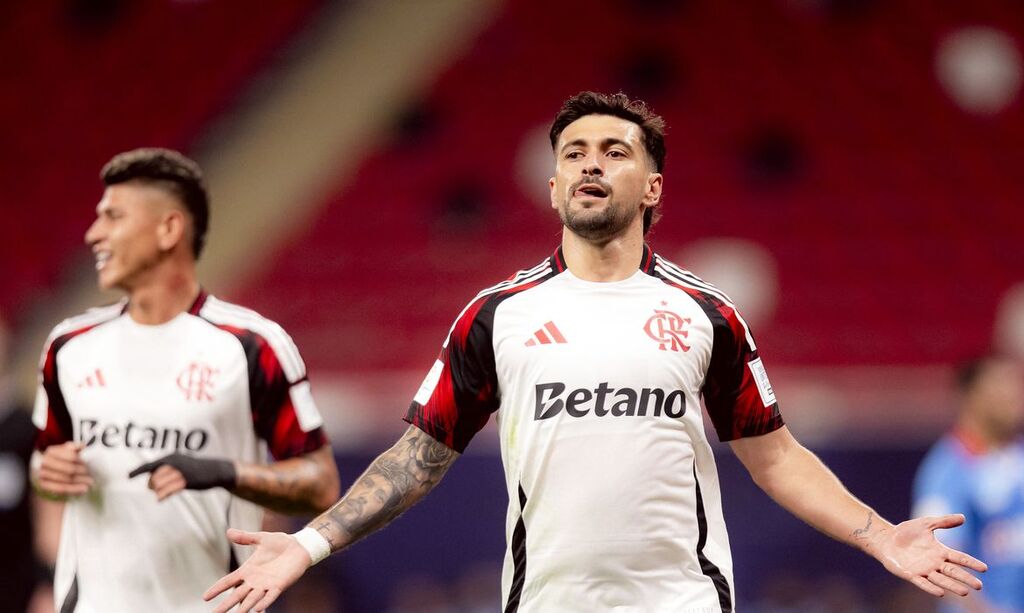 Arrascaeta brilha e Flamengo avança à semi da Copa Intercontinental