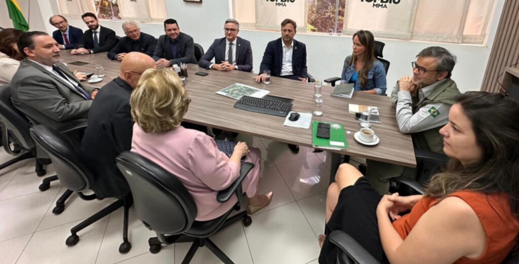 Prefeito Adriano Silva leva ao ICMBio manifestação contra estudo para nova unidade de conservação