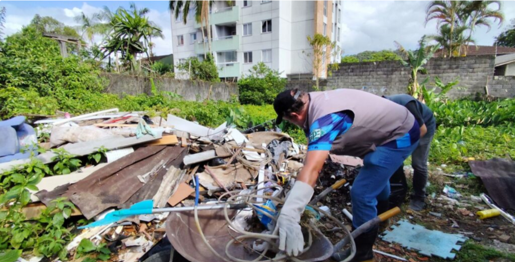 Último mutirão contra a dengue do ano mobiliza forças públicas e comunidade no Jardim Sofia