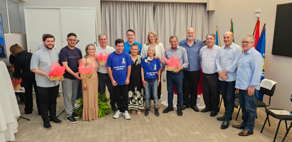 INAUGURADA A NOVA SEDE DA APAE EM PASSO DE TORRES