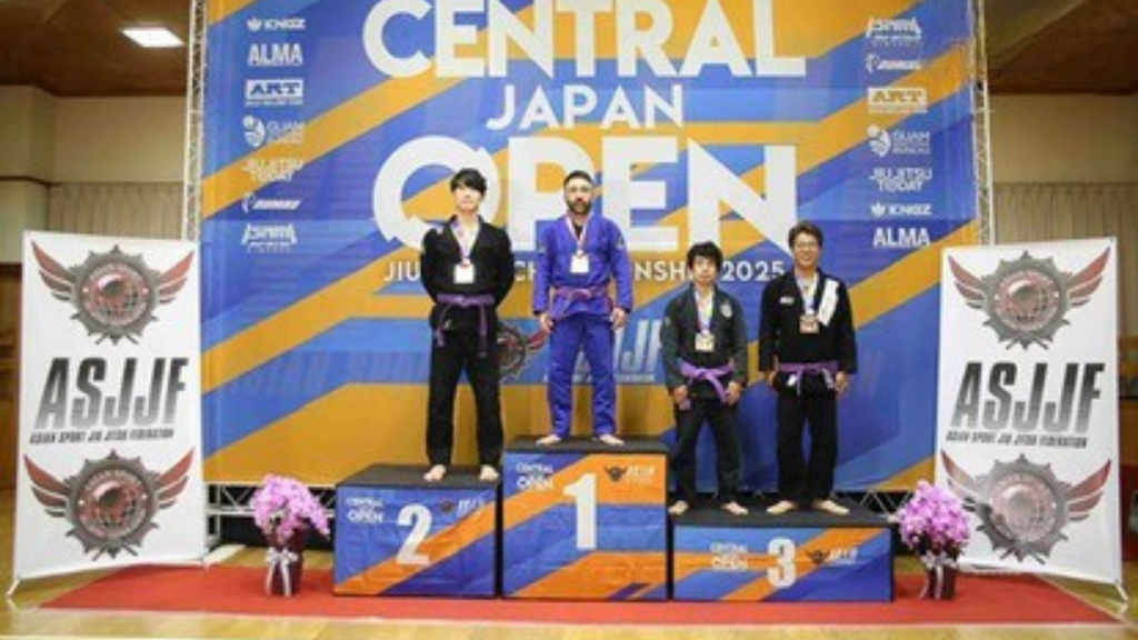 Imagem Divulgação - Imbitubense Augusto Akira conquista pódio no Japão e é campeão no absoluto em torneio com mais de 1.200 atletas