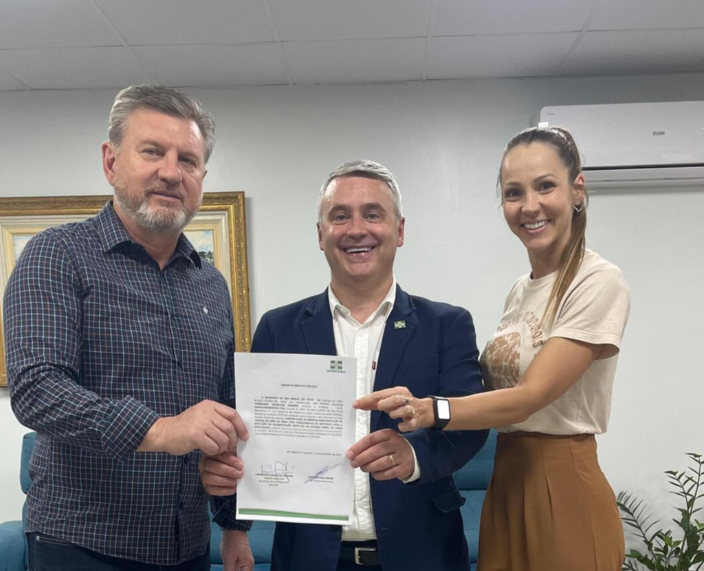 Assinada ordem de serviço para pavimentação da Linha Pinheirinho