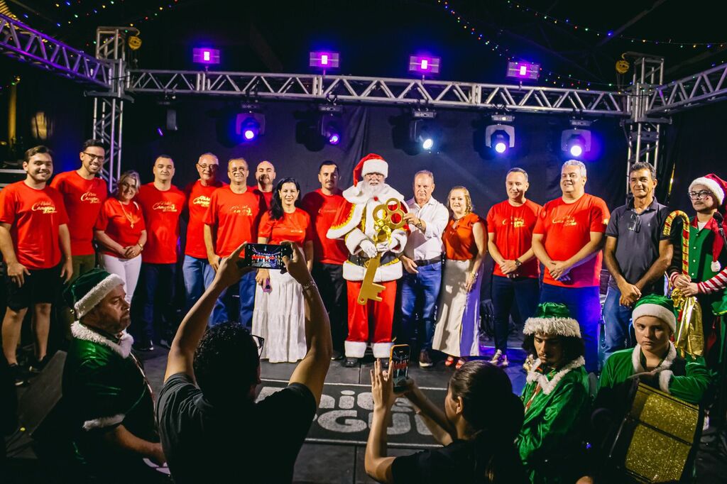 CHEGADA DO PAPAI NOEL ABRE PROGRAMAÇÃO DO 16º NATAL DOS CANYONS EM PRAIA GRANDE