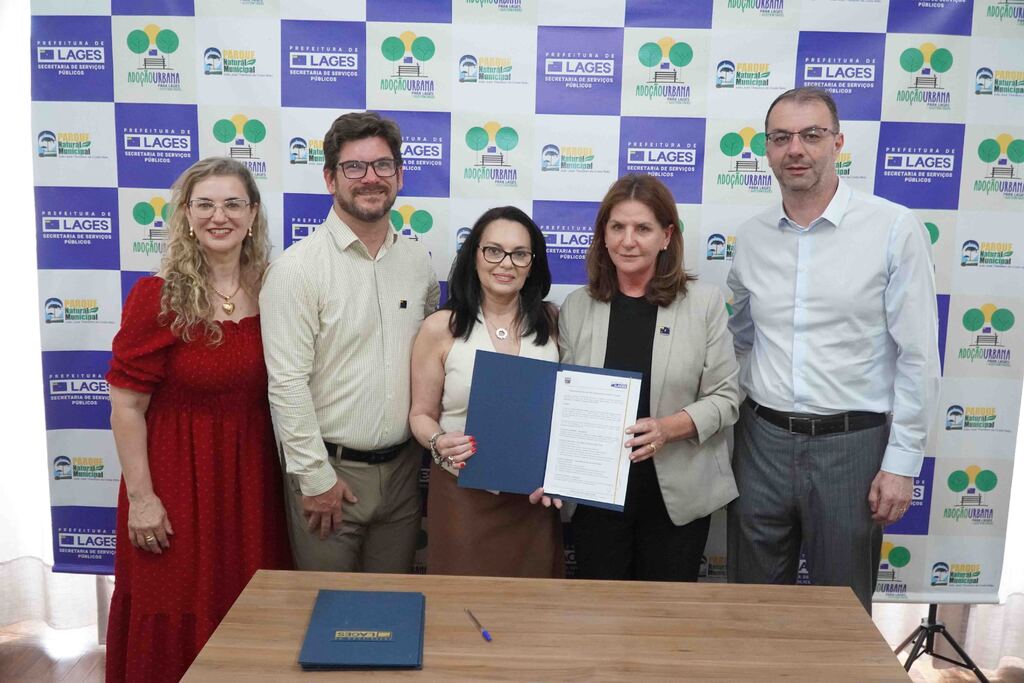 Imagem Artigo Geral Município formaliza adoção de espaços públicos por empresas e entidades