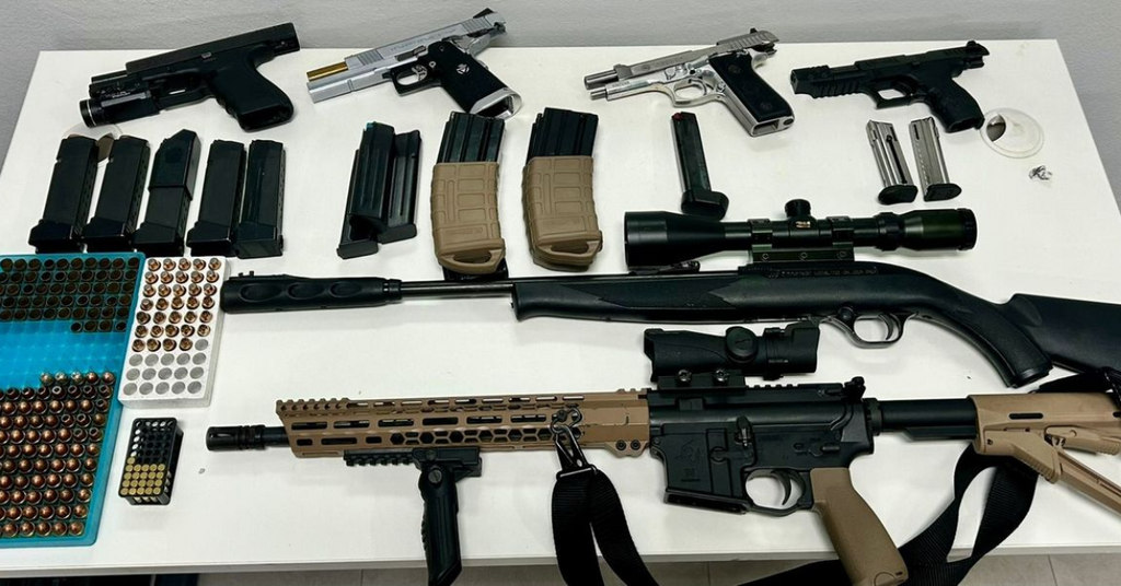 Homem é preso após efetuar disparos contra companheira em Aurora