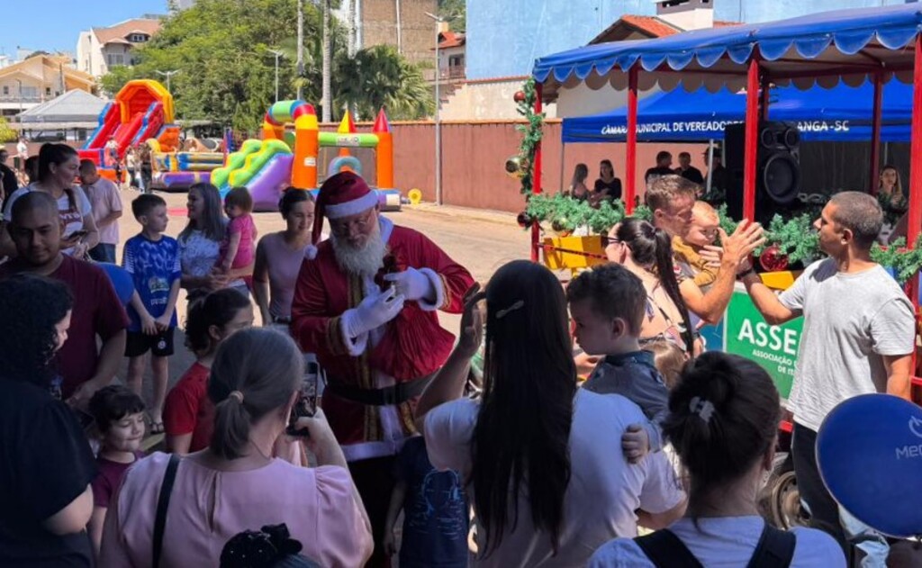 Dia D Deutschland encerra edições de 2025 com clima natalino em Itapiranga