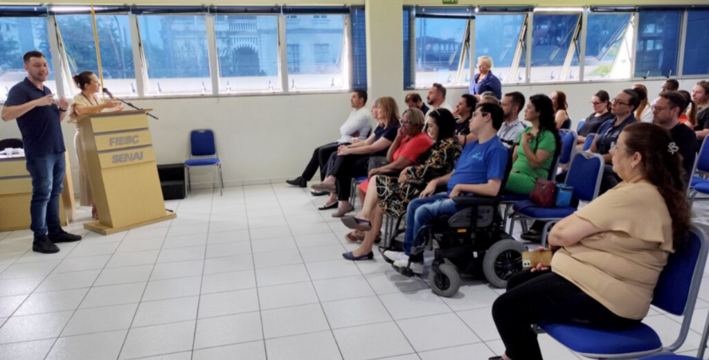 Conselho Municipal dos Direitos da Pessoa com Deficiência empossa novos conselheiros