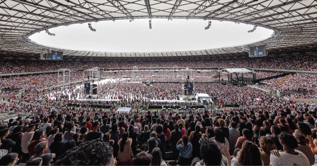 Evangélicos devem se tornar maioria no Brasil até 2036, aponta estudo