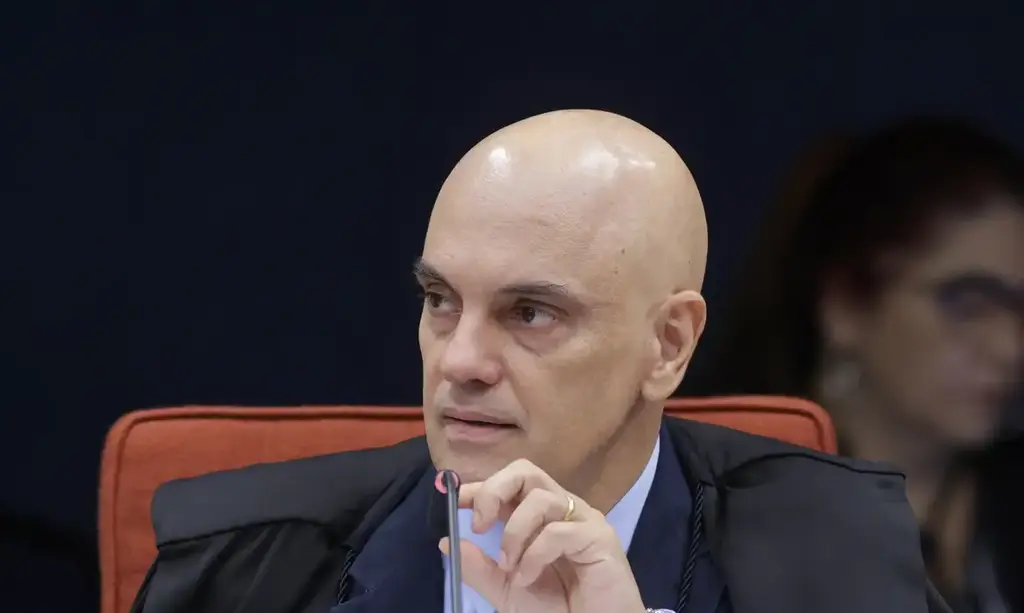 Moraes vota por condenar mais 5 réus da trama golpista e absolver um
