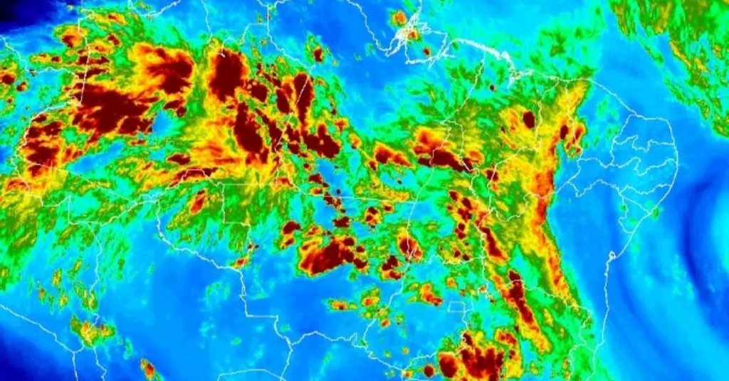 Inmet coloca 11 estados em alerta laranja de perigo para 100 mm de chuva e ventos intensos