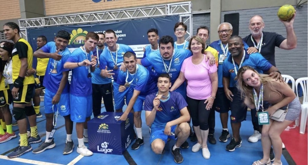 Atletas da APAE de Cocal do Sul retornam como medalhistas nacionais e enchem a instituição de orgulho