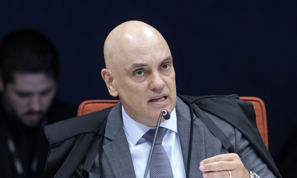 Moraes autoriza oitiva de Bolsonaro sobre material achado no Alvorada