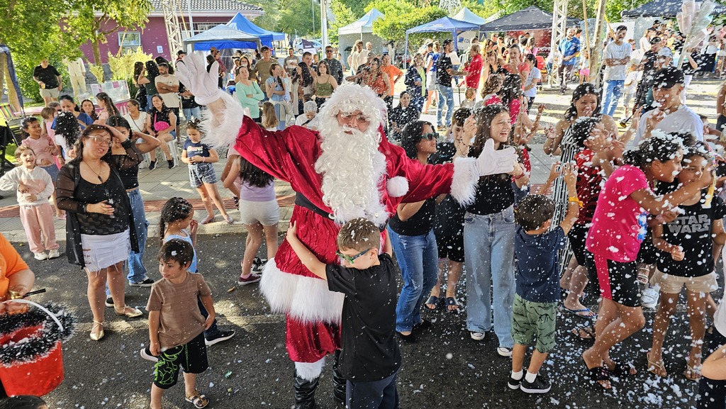Evento reúne comunidade para celebrar o Natal