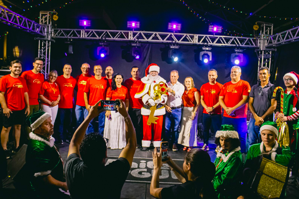 CHEGADA DO PAPAI NOEL ABRIU A PROGRAMAÇÃO DO 16º NATAL DOS CANYONS