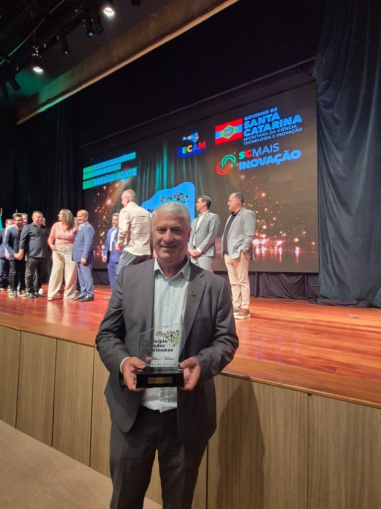 Otacílio Costa recebe o Selo Município Inovador Catarinense
