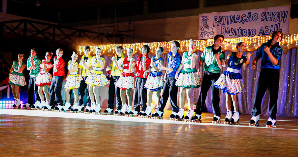 O Clube de Patinação Danúbio Azul convida para um Show Especial de 40 anos