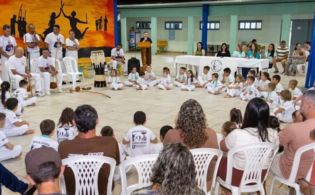 PROJETO DE CAPOEIRA FORMA MAIS DE 40 ALUNOS DA REDE MUNICIPAL EM MORRINHOS DO SUL