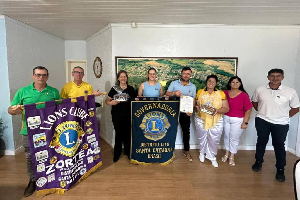 ZORTÉA RECEBE CERTIFICADO DE MÉRITO E AGRADECIMENTO DO LIONS CLUBE