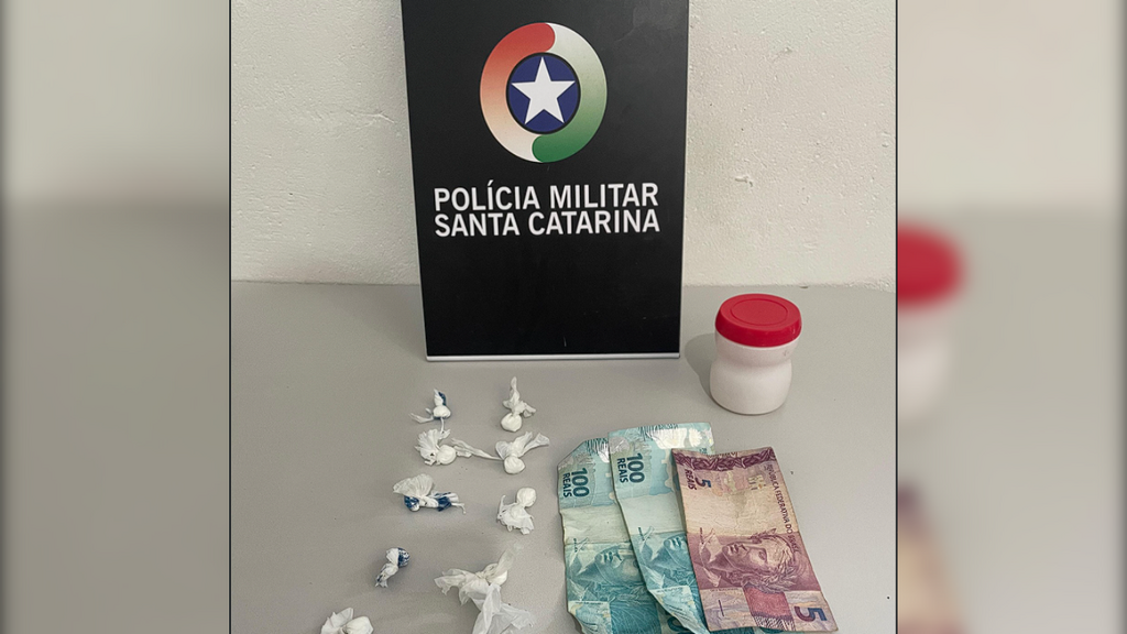 Polícia Militar de Garopaba prende homem por tráfico de drogas