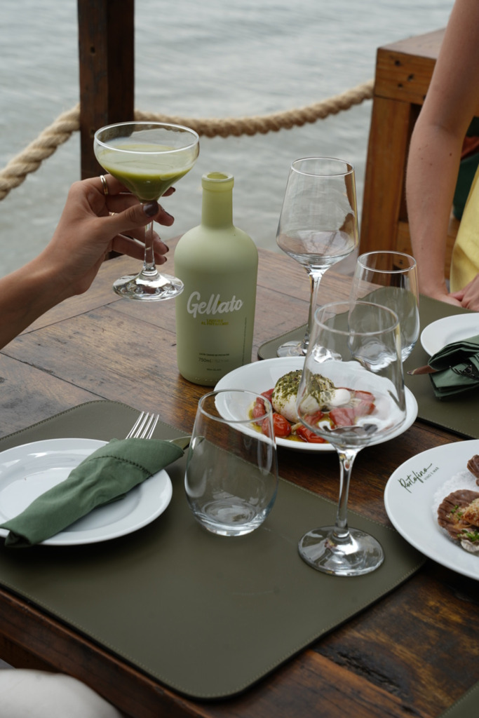 Verão Gellato amplia presença do licor de pistache em bares e grandes festas do litoral sul do Brasil