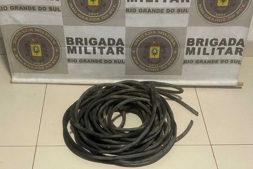 HOMEM COM VASTA FICHA CRIMINAL É PRESO PELA BM POR FURTO QUALIFICADO EM TORRES