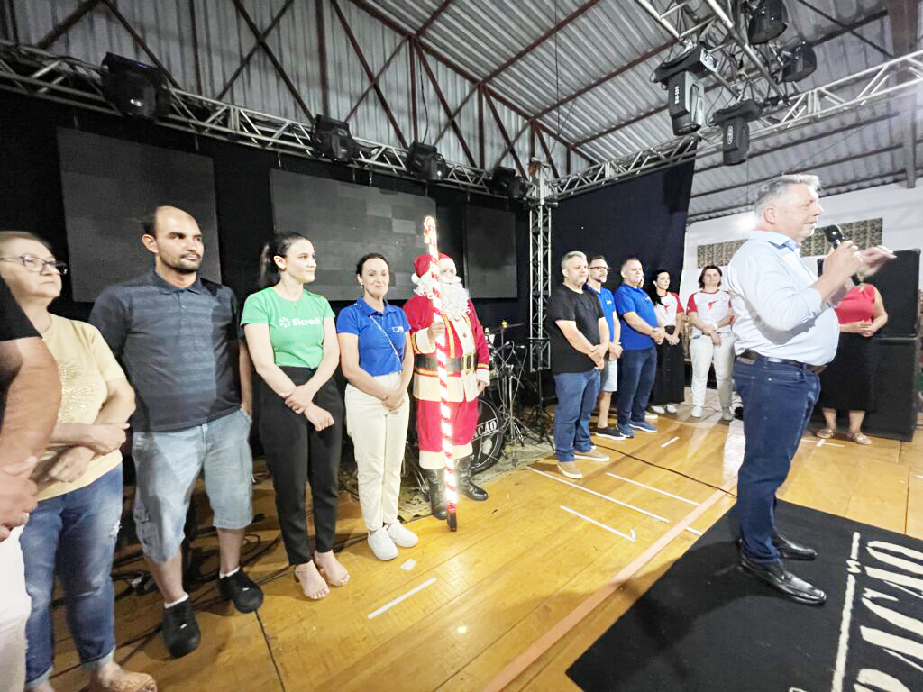 NATAL LUZ E MAGIA LACERDÓPOLIS É ENCERRADO COM CHAVE DE OURO