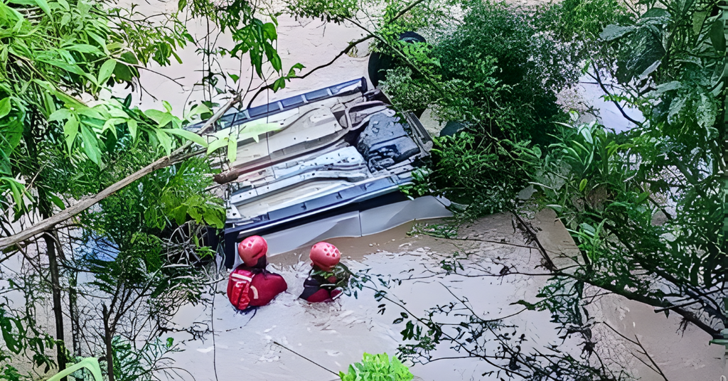 Jovem morre após carro cair em rio no Alto Vale do Itajaí em Presidente Getúlio