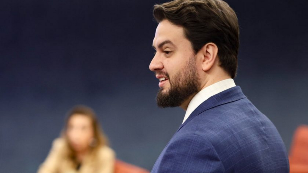 Ex-assessor de Bolsonaro tem prisão preventiva decretada por Moraes após descumprir medida cautelar