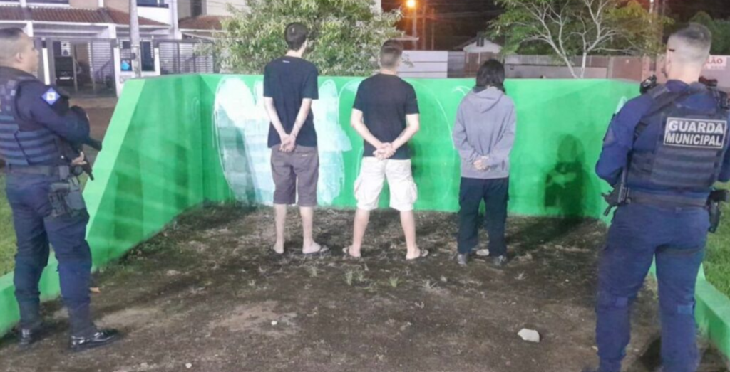 Guarda Municipal conduz três pessoas à delegacia por pichação no Parque da Cidade