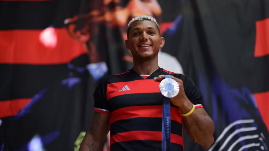 Foto: Wagner Meier/Getty Images - Flamengo encerra canoagem e remo paralímpico e dispensa Isaquias Queiroz