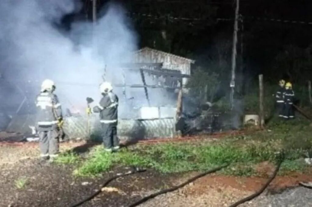 Homicida é preso após agredir companheira e incendiar casa em Catanduvas (SC)