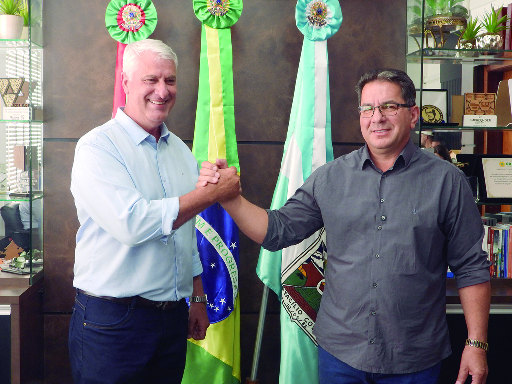 Leonir Ribeiro Silva assume interinamente a Prefeitura de Otacílio Costa