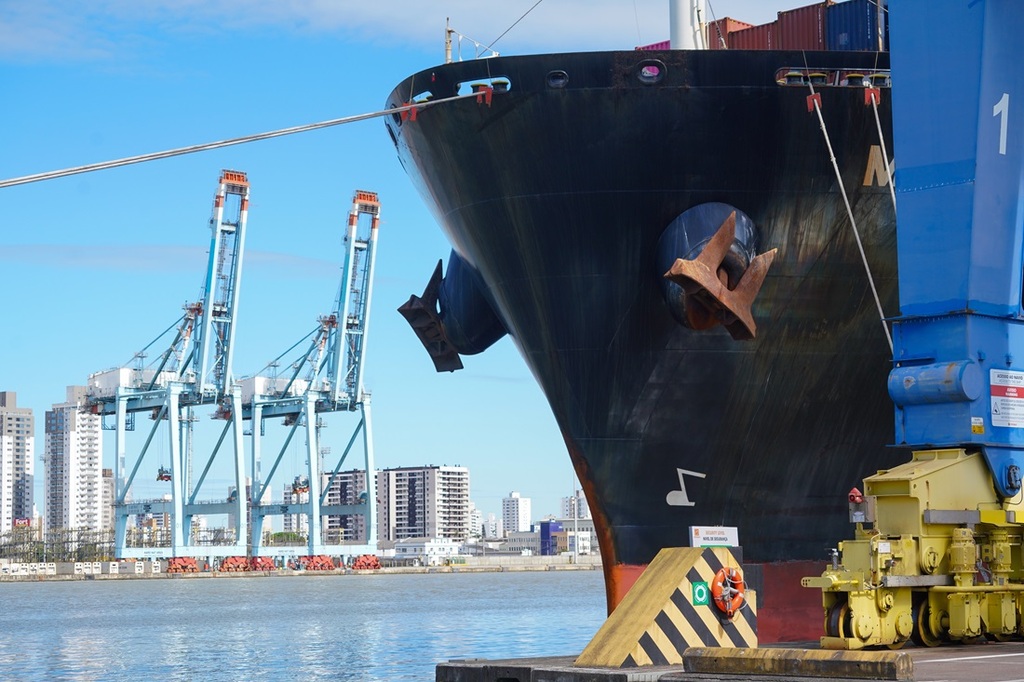 Exportações de Santa Catarina crescem 4,4% em 2025 e alcançam recorde histórico
