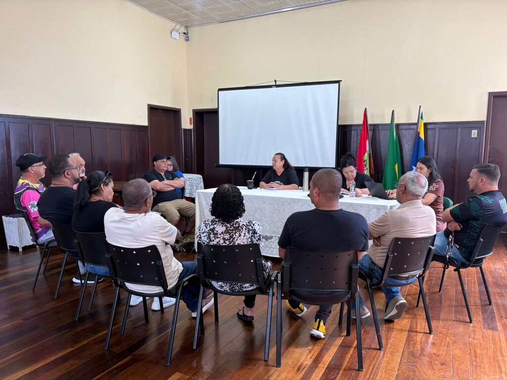 Fundação Cultural de Lages e Liga das Escolas de Samba alinham organização dos desfiles