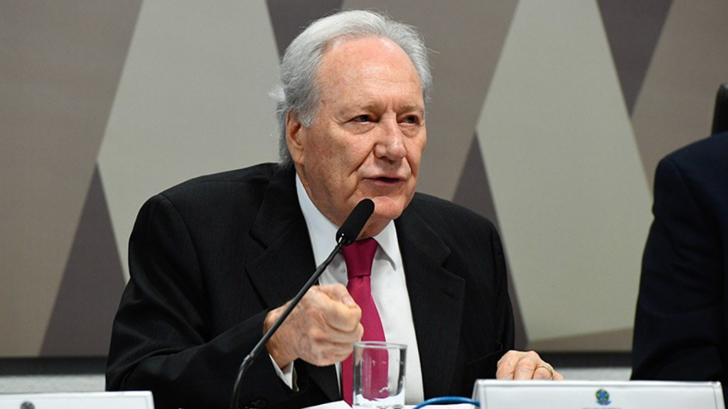 Lewandowski entrega carta de exoneração e deixa o Ministério da Justiça