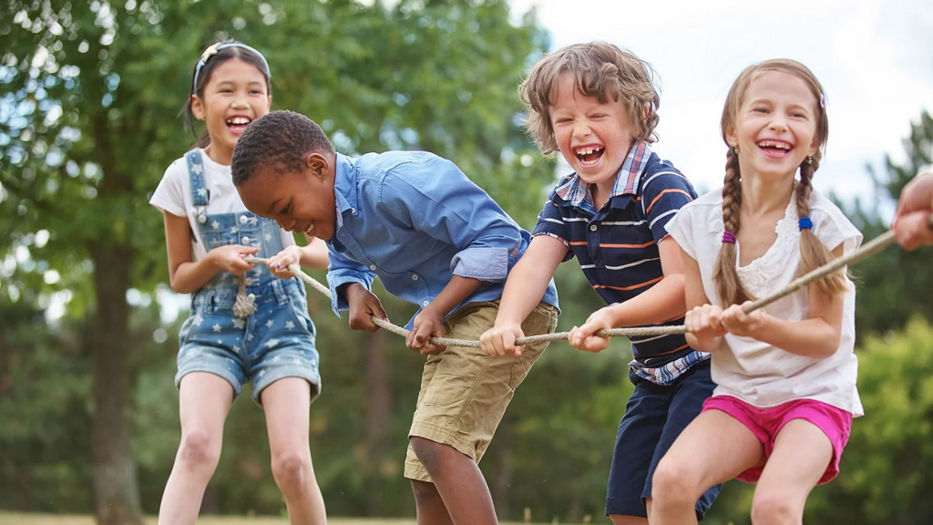 Projeto Verão 2026 incentiva o brincar e a consciência ambiental entre crianças em Garopaba