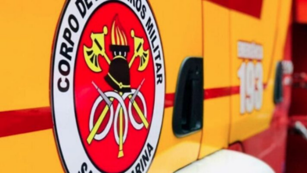 Imagem Reprodução internet - Bombeiros atuam em ocorrências de trânsito e incêndio na manhã em Imbituba