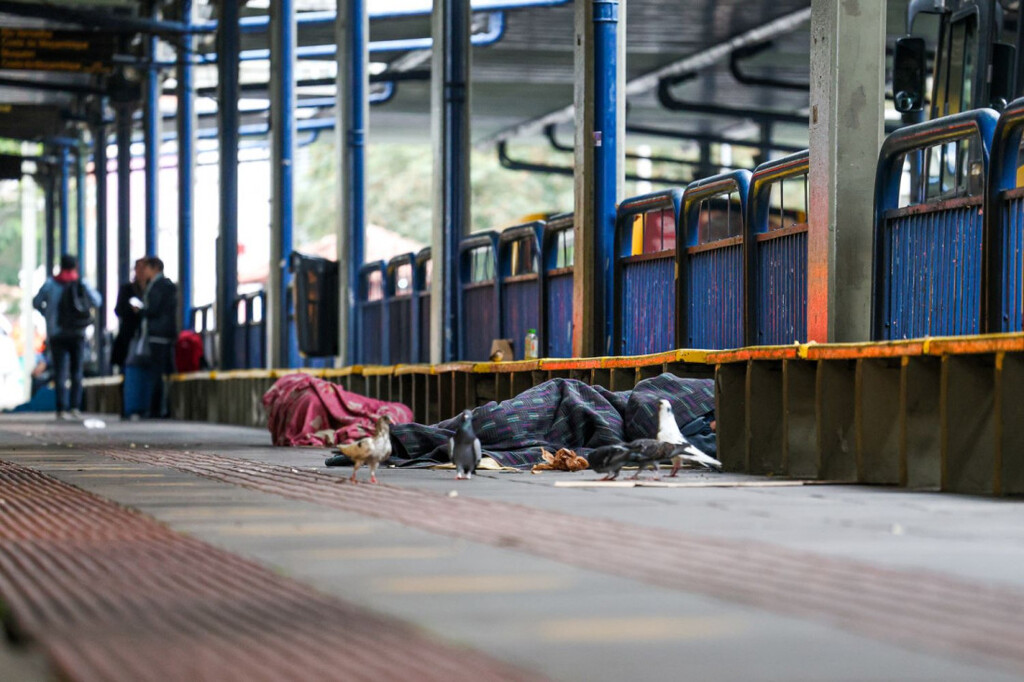 Deputados estaduais aprimoram legislação em defesa dos direitos humanos