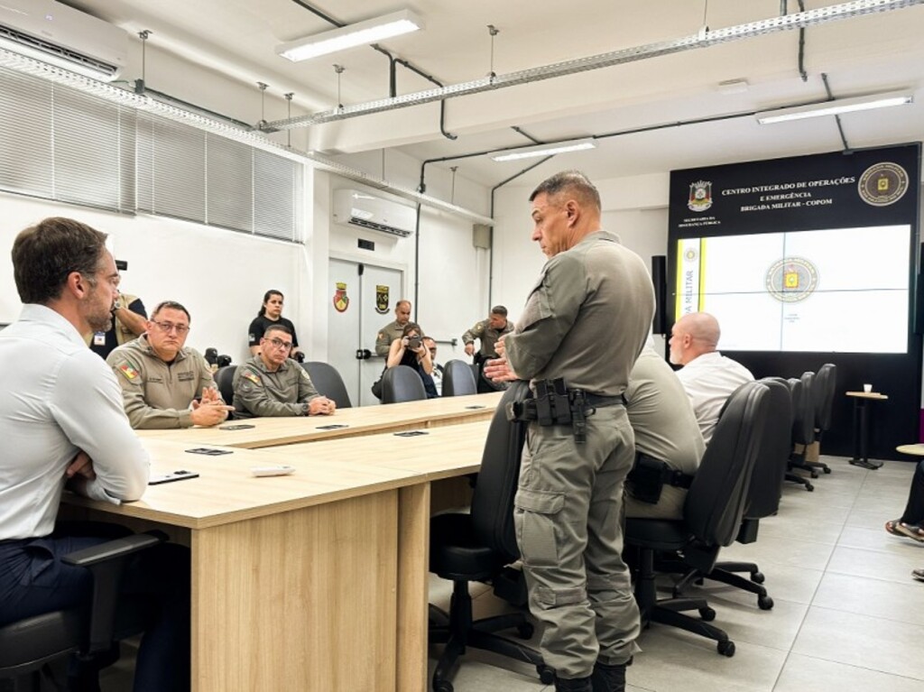 COPOM DA BRIGADA MILITAR RECEBE O GOVERNADOR EDUARDO LEITE