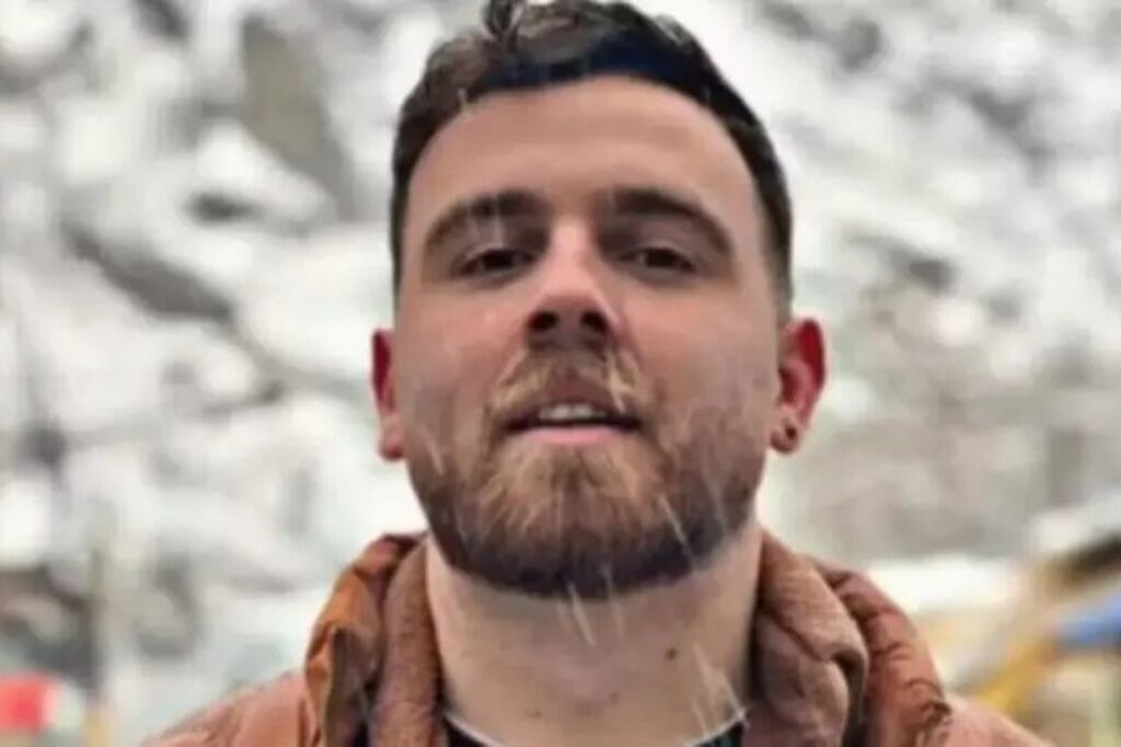 Irã adia execução de manifestante e fecha espaço aéreo em meio a protestos